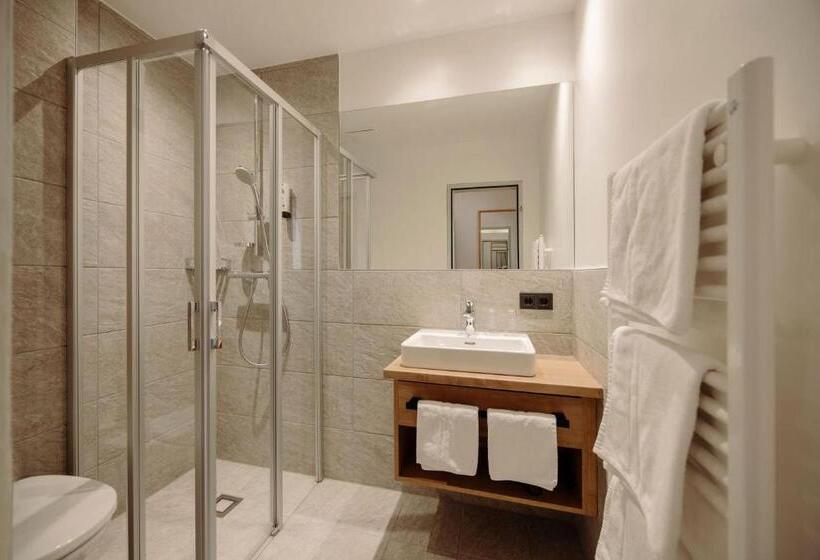 Quarto Triplo Estandar com Sacada, Rohrmooser Schlössl