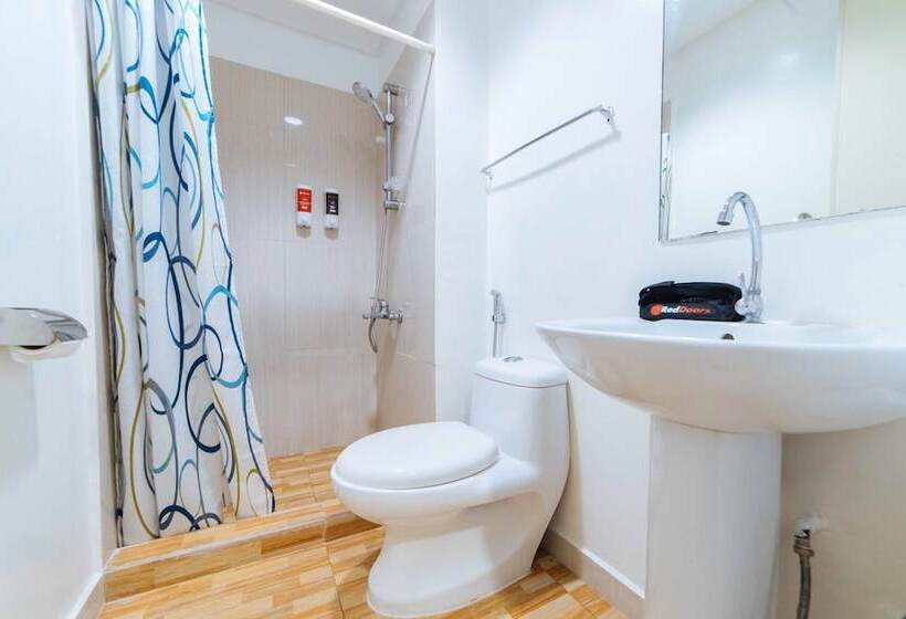 Номер Стандарт, Reddoorz At Tjmg By Bel Air Polaris Makati