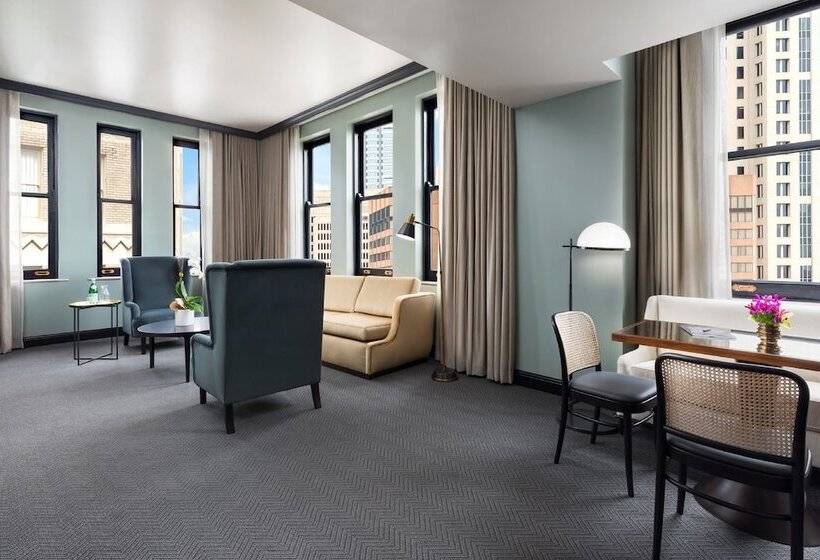 סוויטה עם נוף לעיר, The Candler Hotel Atlanta, Curio Collection By Hilton