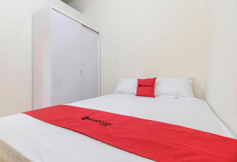 Номер Стандарт, Reddoorz @ Tanjung Duren
