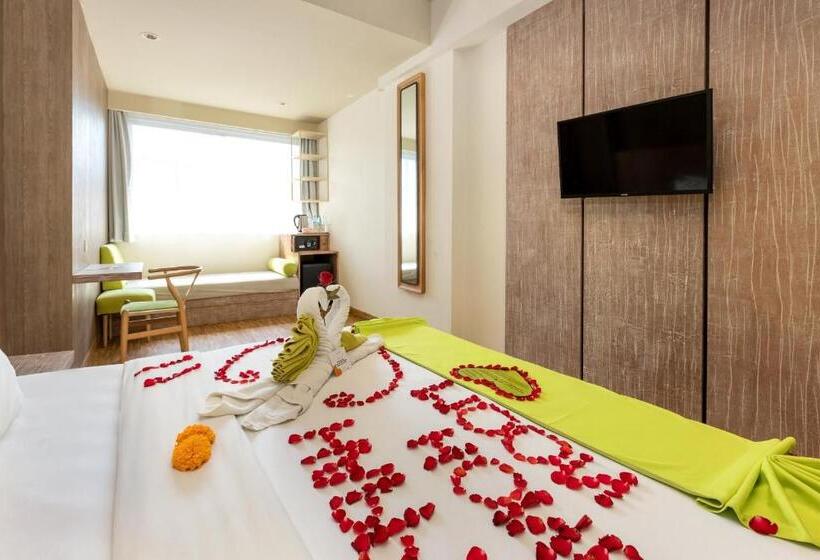 جناح جونيور, Boss Legian Hotel Powered By Archipelago