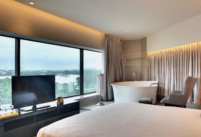 جناح, Radisson Bengaluru City Center