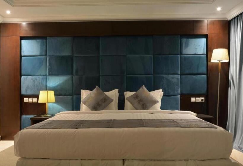 Номер Deluxe Кровать Кинг, Three Points Al Salama