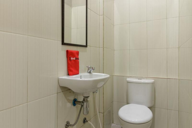 Номер Стандарт, Reddoorz Near Puri Indah Mall