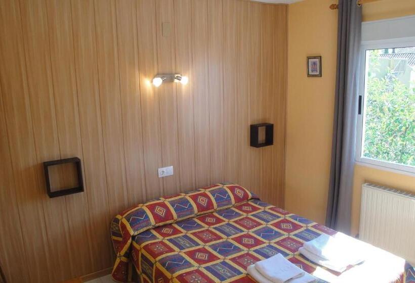 スタンダードルーム, Hostal Cristina