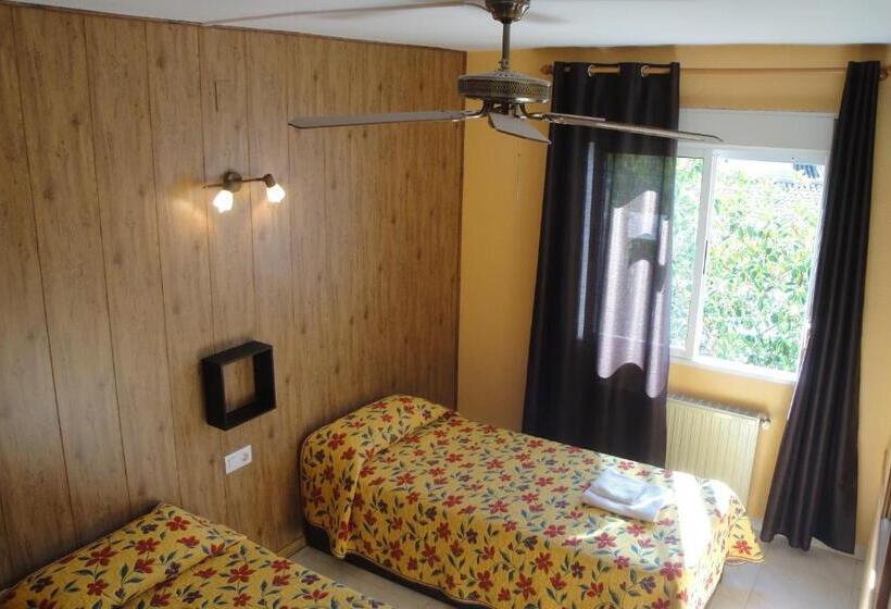 スタンダードルーム, Hostal Cristina