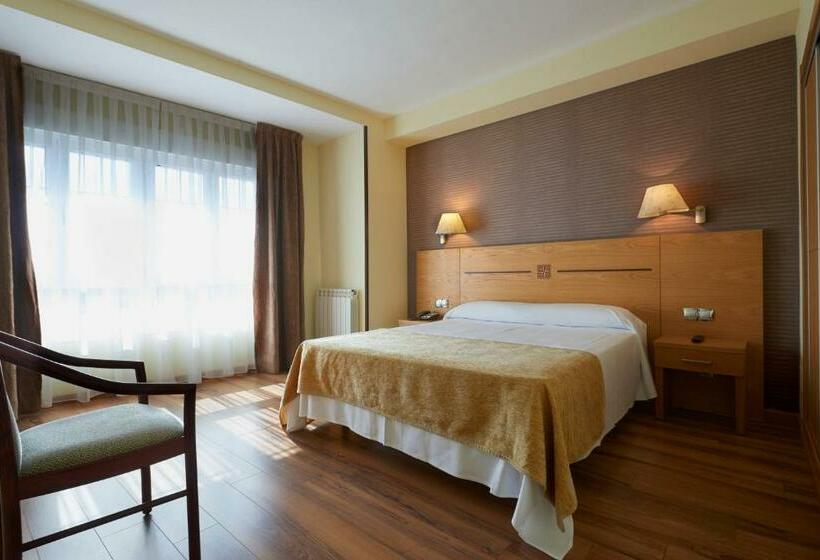 标准间, La Serrana, Antiguo 40 Nudos