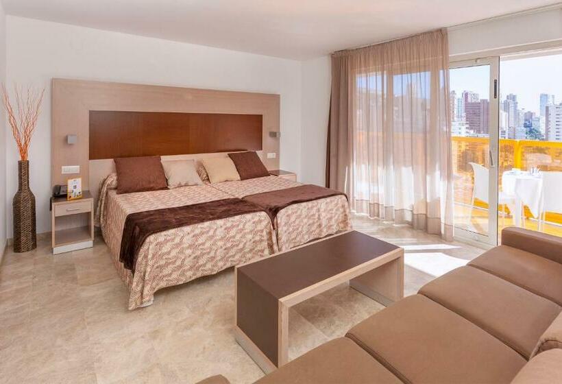 수피리어 룸 풀장 전망, Hotel & Spa Dynastic