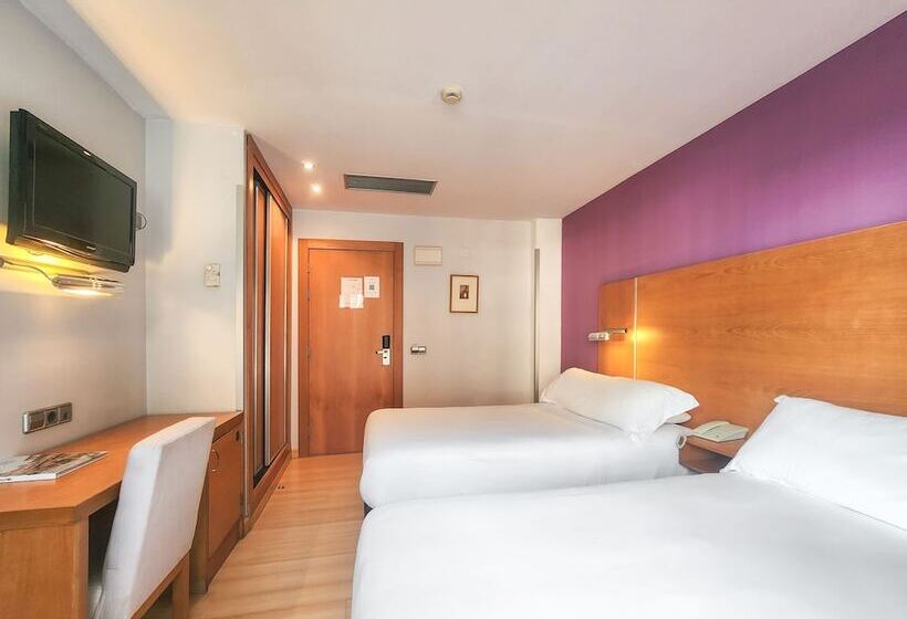 Quarto Estandar, Faranda Marsol Candás