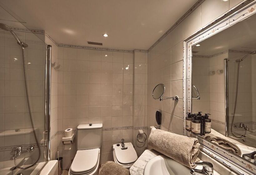 سوئیت جونیور با چشم‌انداز باغ, Maristel Hotel & Spa - Adults Only
