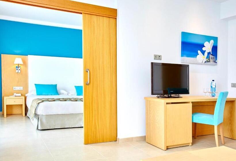 סוויטה נוף לים, Universal Hotel Marqués