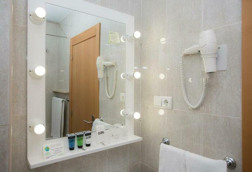 Economy Triple Room, Casual Del Cine Valencia