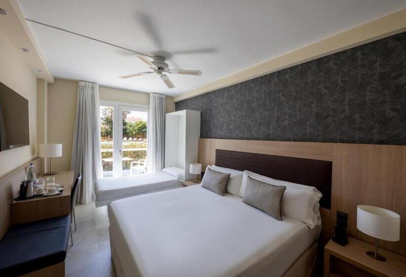 Standard Triple Room with Terrace, Catalonia Mirador des Port