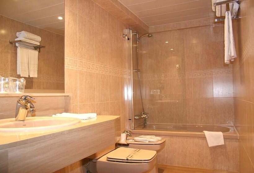 Cameră Deluxe cu Vedere la Mare cu Balcon, Estela Barcelona