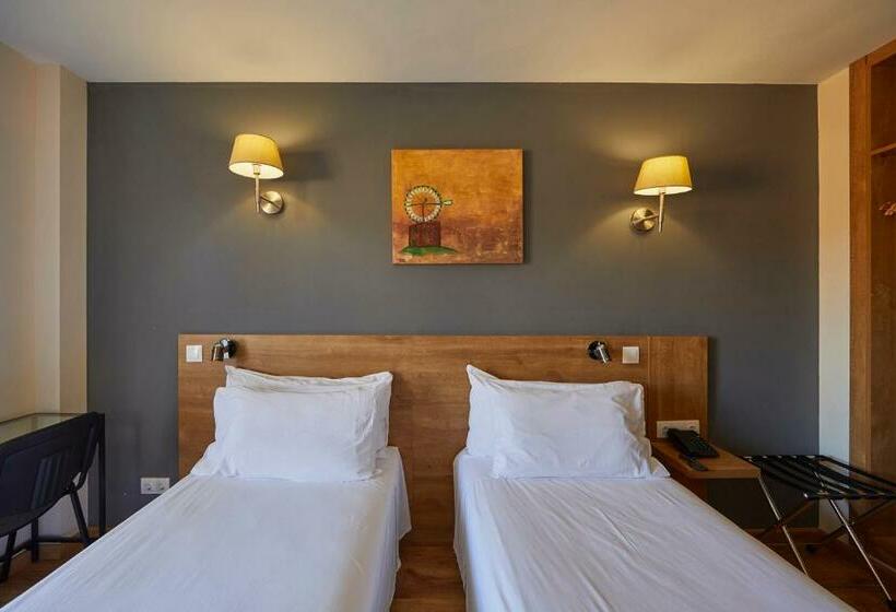 Quarto Estandar, Nura Santa Ponsa Pins