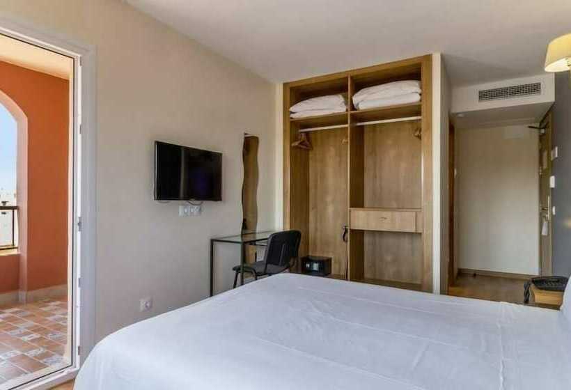 Quarto Familiar, Nura Santa Ponsa Pins
