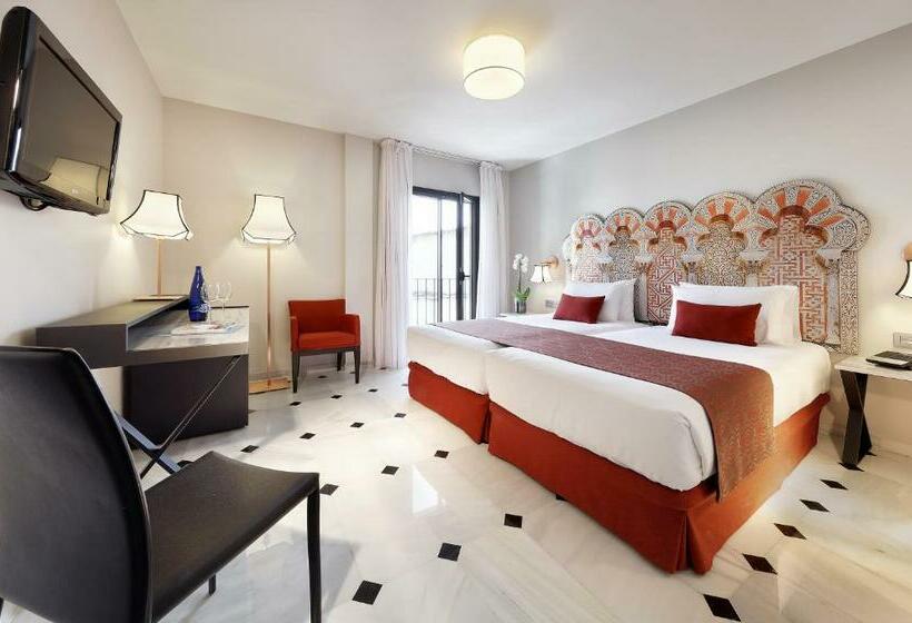 اتاق استاندارد سه نفره, Eurostars Conquistador