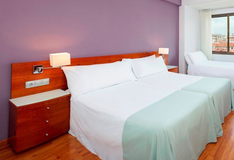 标准三人间, Madrid Centro Affiliated By Meliá