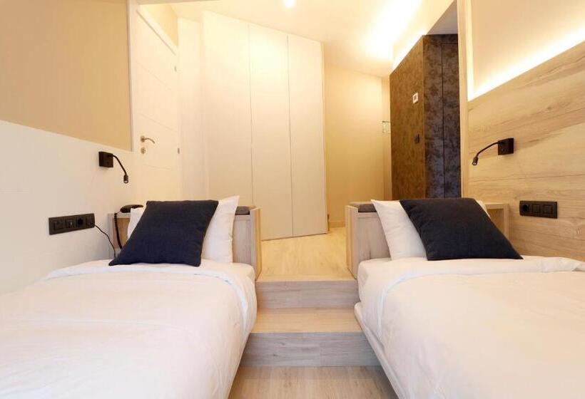 Quarto Familiar Superior, Montarto