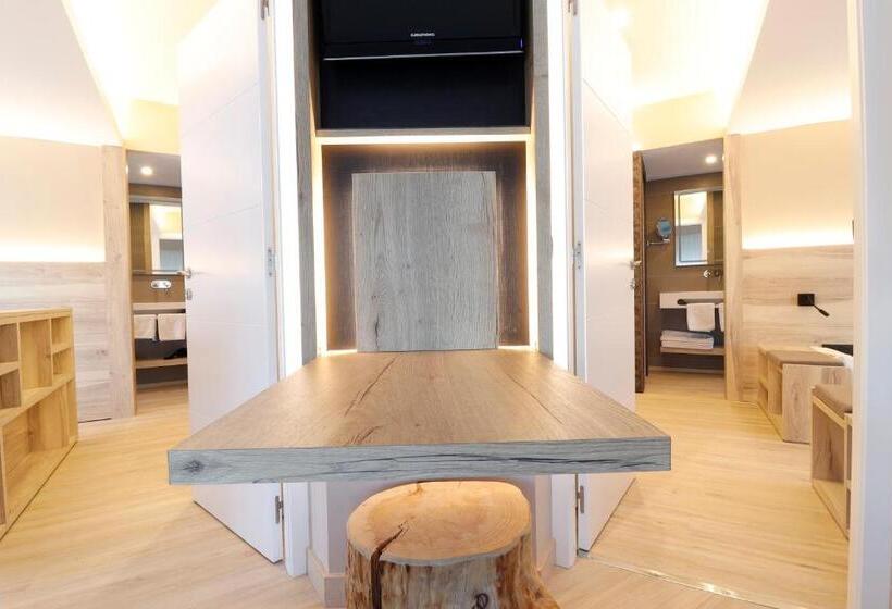 Quarto Familiar Superior, Montarto