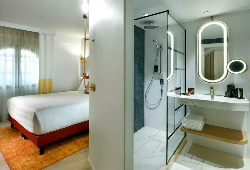 スタンダードスタジオ, Hard Rock Hotel Marbella