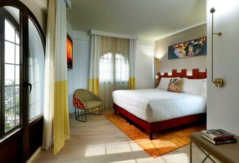 スタンダードスタジオ, Hard Rock Hotel Marbella
