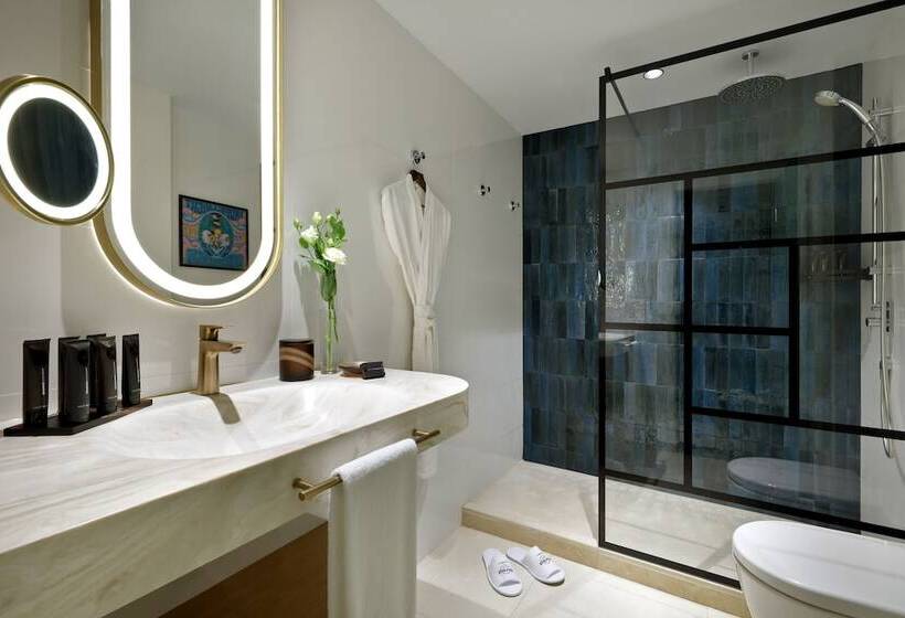 Quarto Superior, Hard Rock Hotel Marbella