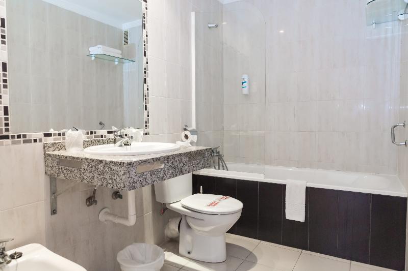 Quarto Triplo Estandar, Aluasun Marbella Park