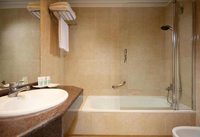 Номер Стандарт Боковой Вид на Море, Las Arenas, Affiliated by Melia