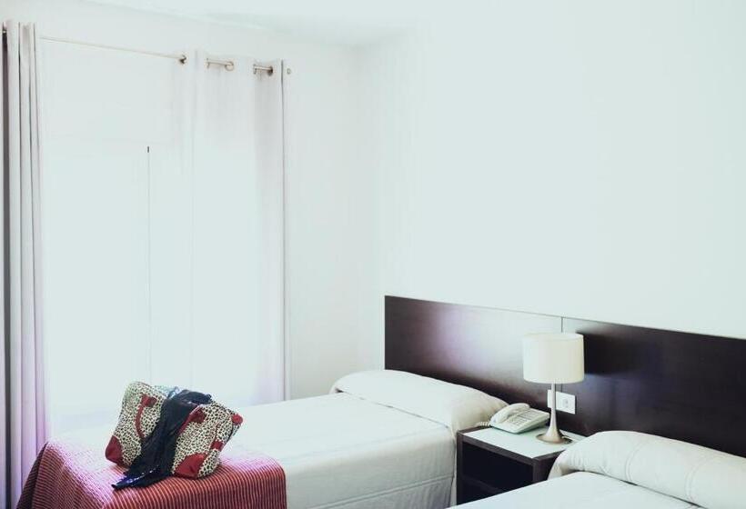 اتاق استاندارد یک نفره, Madrid De Sevilla