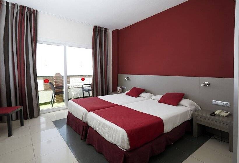 Quarto Estandar com Terraço, Nerja Club By Dorobe