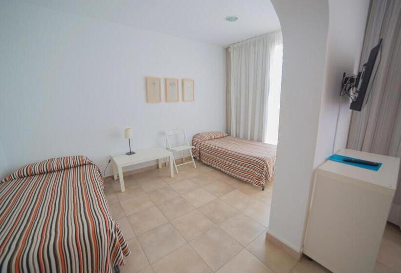 اتاق استاندارد چهار تخته, Casa Del Mar Hotel & Apartaments
