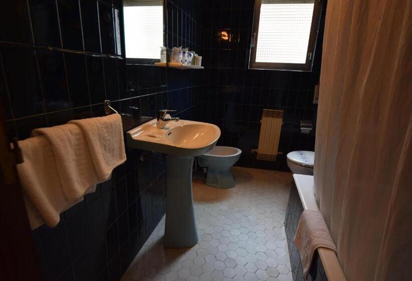 Номер Стандарт Трехместный, Hostal Blazquez Sanchez