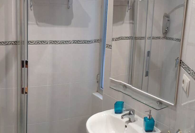 غرفة قياسية رباعية, Hostal Hispanico I