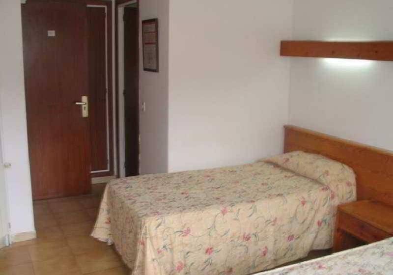 标准三人间, Hostal Magnolia