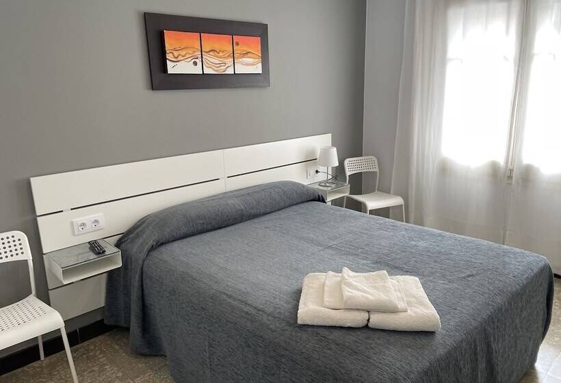 Номер Стандарт, Hostal Mediterráneo