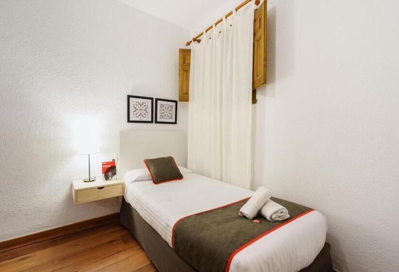 اتاق استاندارد سه نفره, Hostal Austria