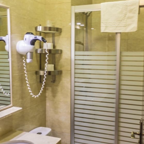 标准单人间共用浴室, Hostal La Palma