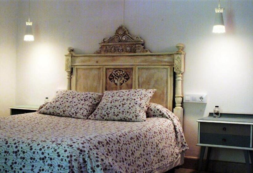 スタンダードルーム, Hostal Montsoliu