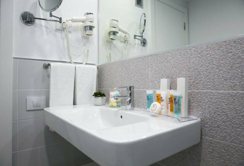 Полулюкс, Livvo Anamar Suites