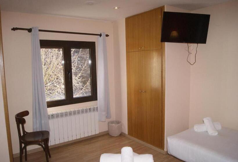 Номер Стандарт, Hostal Cal Batista