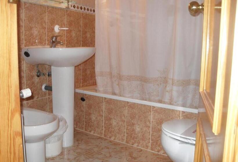 Номер Стандарт Трехместный, Hostal La Paz