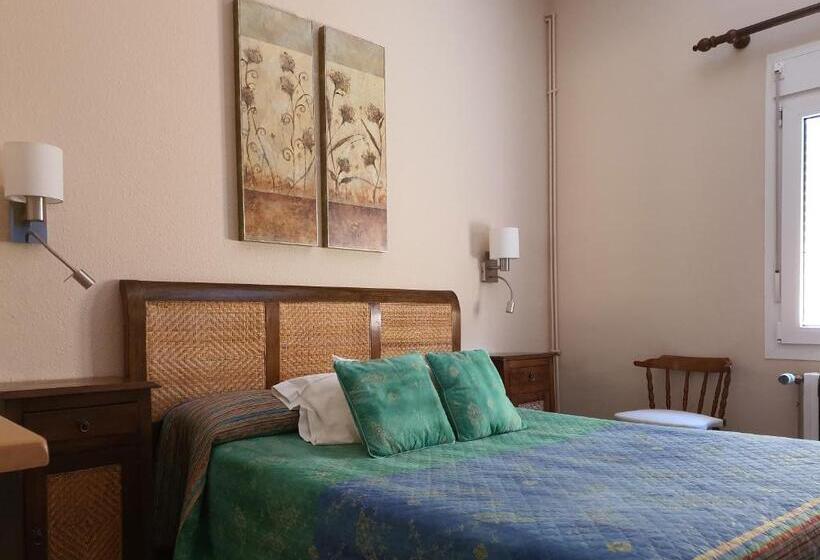 Номер Стандарт, Hostal Canigó