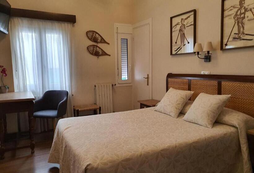 Номер Стандарт Индивидуальный, Hostal Canigó