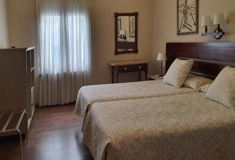 Номер Стандарт, Hostal Canigó
