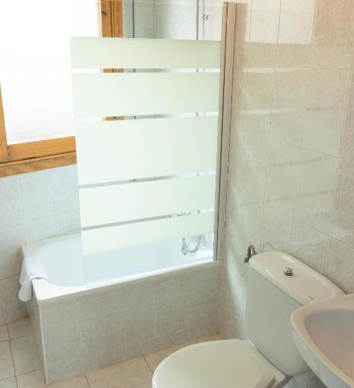 Номер Стандарт Трехместный, Hostal Legaz