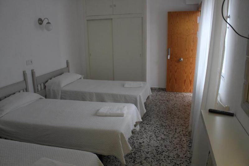 Номер Стандарт Трехместный, Hostal Paco Marbella