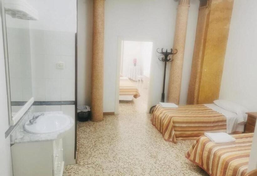 اتاق کلاسیک خانوادگی, Hostal Ruano