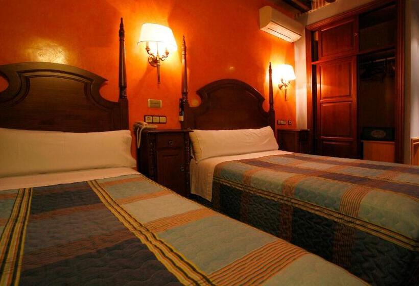 اتاق استاندارد سه نفره, Hostal Victoria I