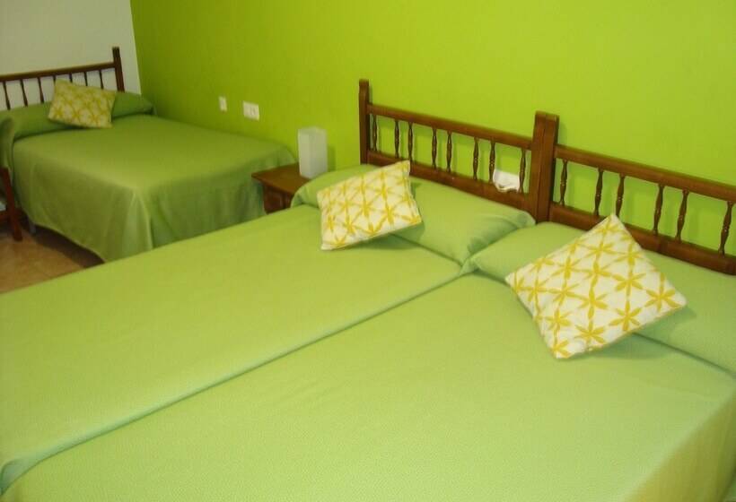Номер Стандарт Трехместный, Hostal Duran